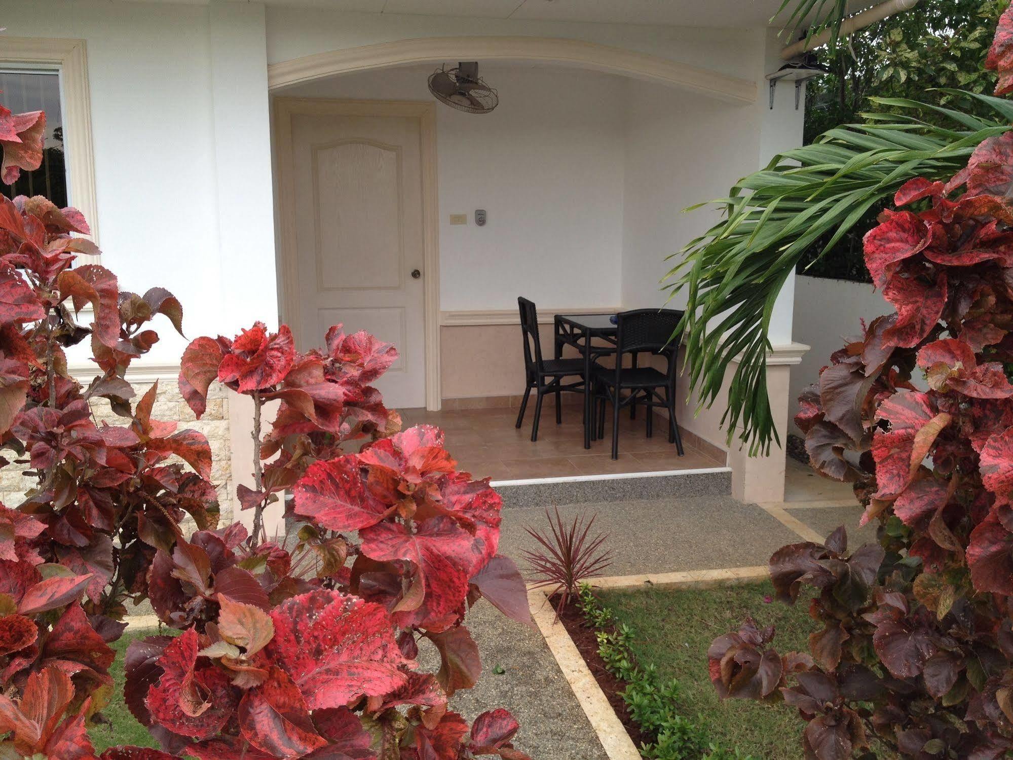 Olivia Resort Serviced Apartments And Bungalows Panglao Bagian luar foto