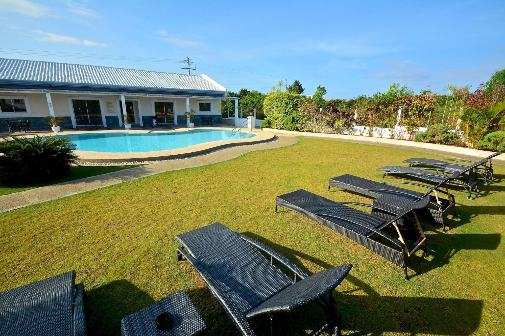 Olivia Resort Serviced Apartments And Bungalows Panglao Bagian luar foto