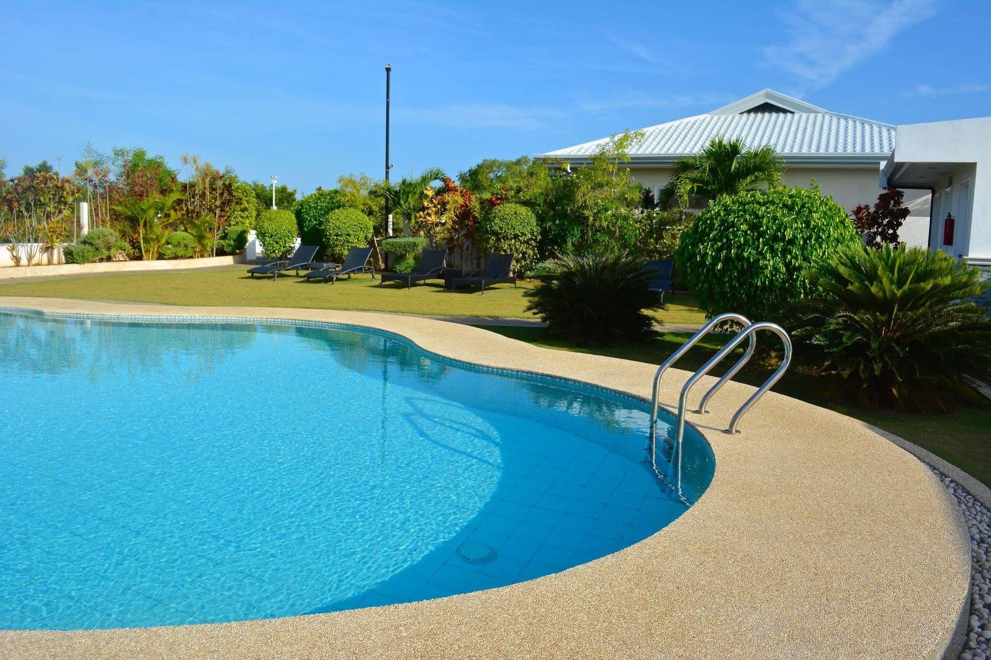 Olivia Resort Serviced Apartments And Bungalows Panglao Bagian luar foto