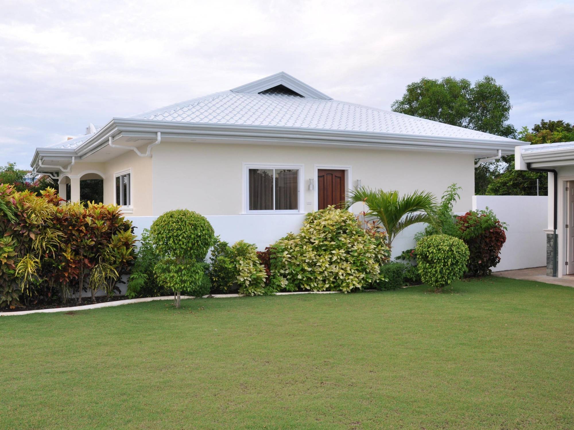 Olivia Resort Serviced Apartments And Bungalows Panglao Bagian luar foto